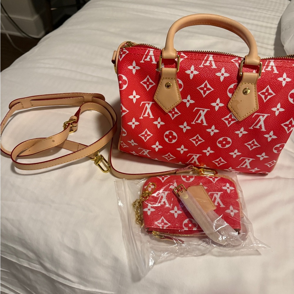Stylish Red Designer Handbag Set p9